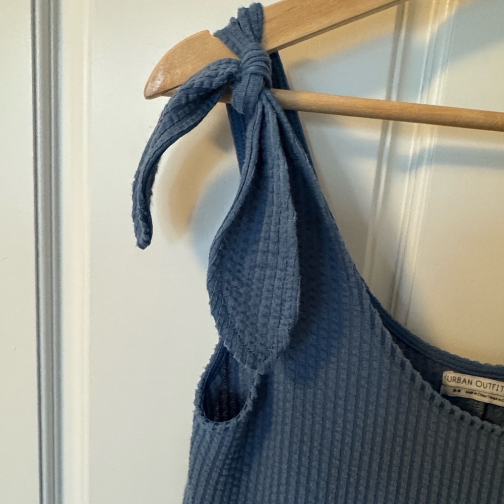 Urban Outfitters Blue Textured Sleeveless Romper - Picture 4 of 4